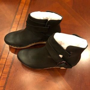 Free People Shoes - Free People Bungalow Wooden Clog- NWT Free People Shoes - Free People Bungalow Wooden Clog- NWT